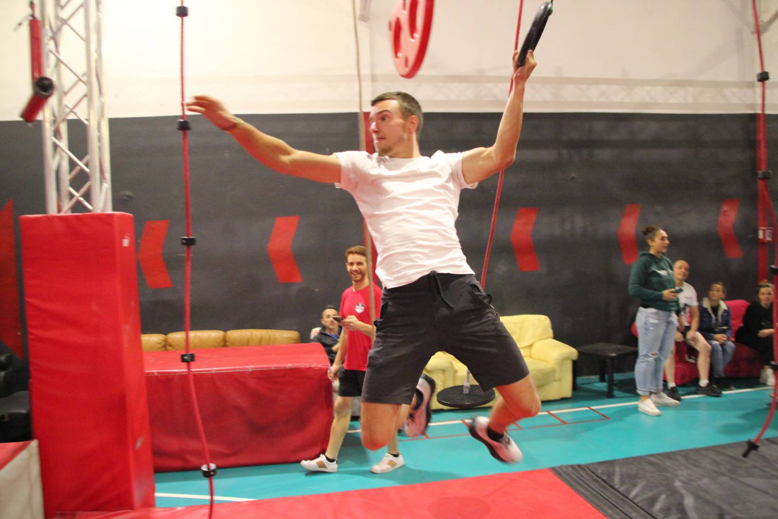 Découvrez les abonnements Ninja Warrior à Warrior Adventure Lyon – Entraînez-vous à Villeurbanne !