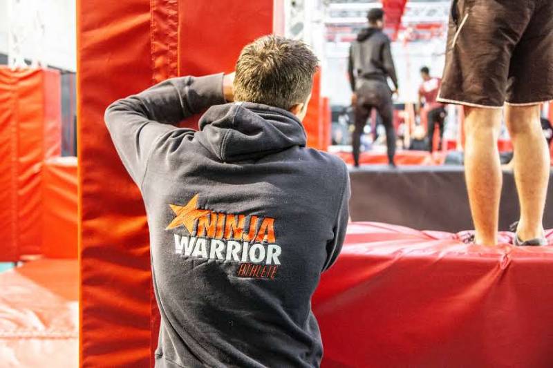 ninja warrior l'homme papillon nicolas cerquant chez warrior adventure lyon